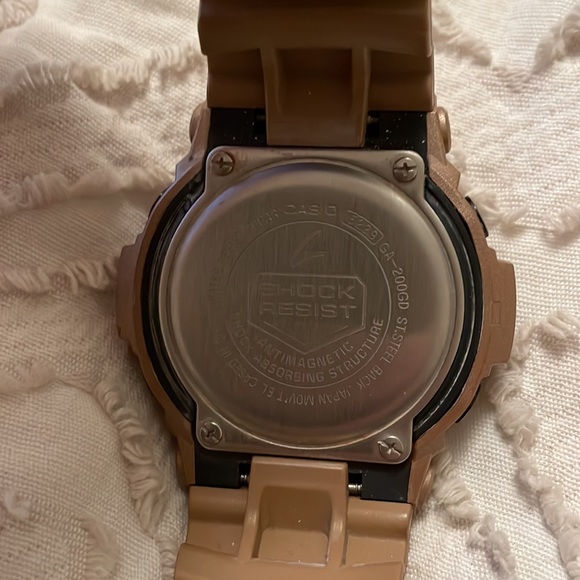 Casio G-Shock GA-200GD 5229 men’s large watch - Picture 7 of 10